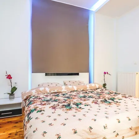 Filota Luxury - Free Public Parking Apartment